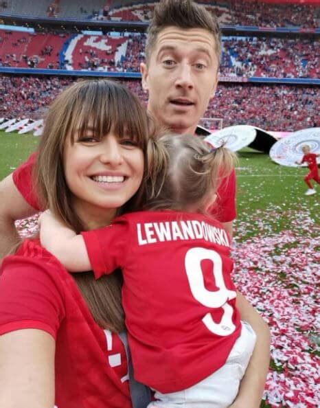 anna lewandowska kinder|Meet Robert Lewandowskis wife and children